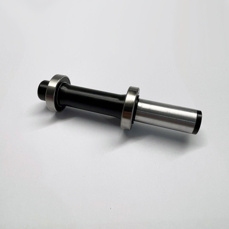 Zipp Wheel Axle Rear Zipp Cognition NSW With Bearings